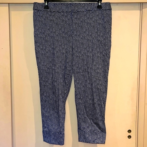Chicos capri pants size 2.5 navy blue with polka dots - Picture 1 of 7